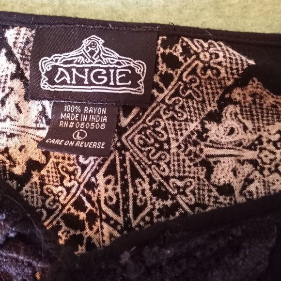 Angie Women’s Top Shirt Blouse Large Black Floral Rayon Off The Shoulder Boho - Picture 2 of 6